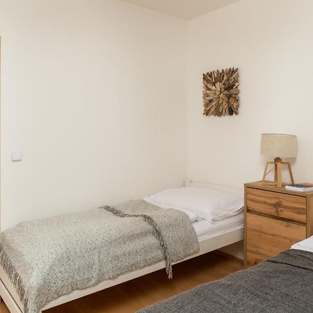 Sunny Apartment In Modrany By Prague Days 외부 사진