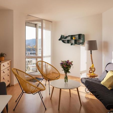 Sunny Apartment In Modrany By Prague Days 외부 사진