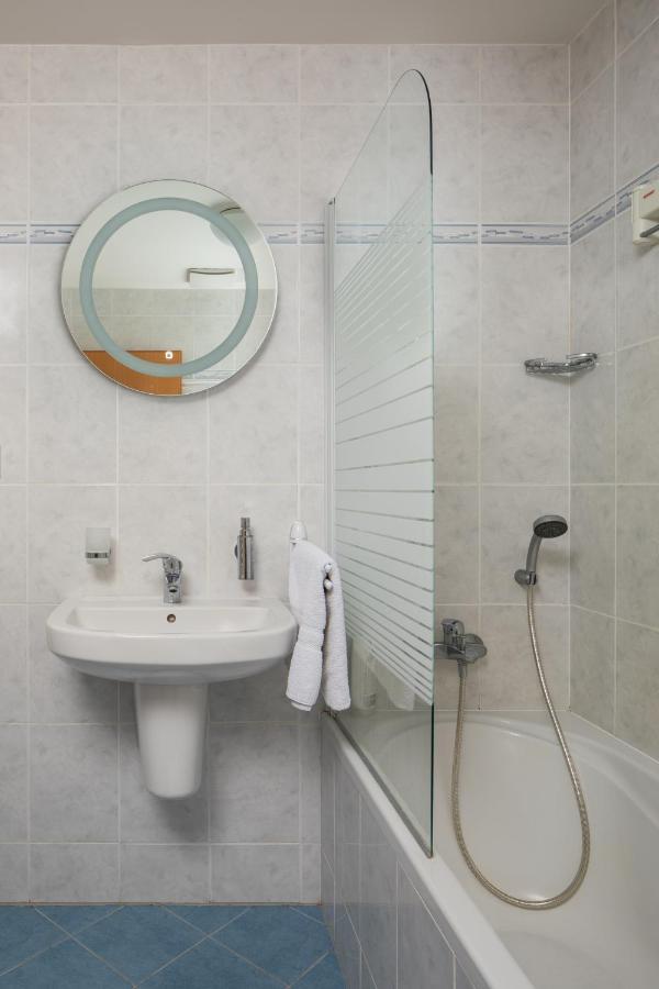 Sunny Apartment In Modrany By Prague Days 외부 사진