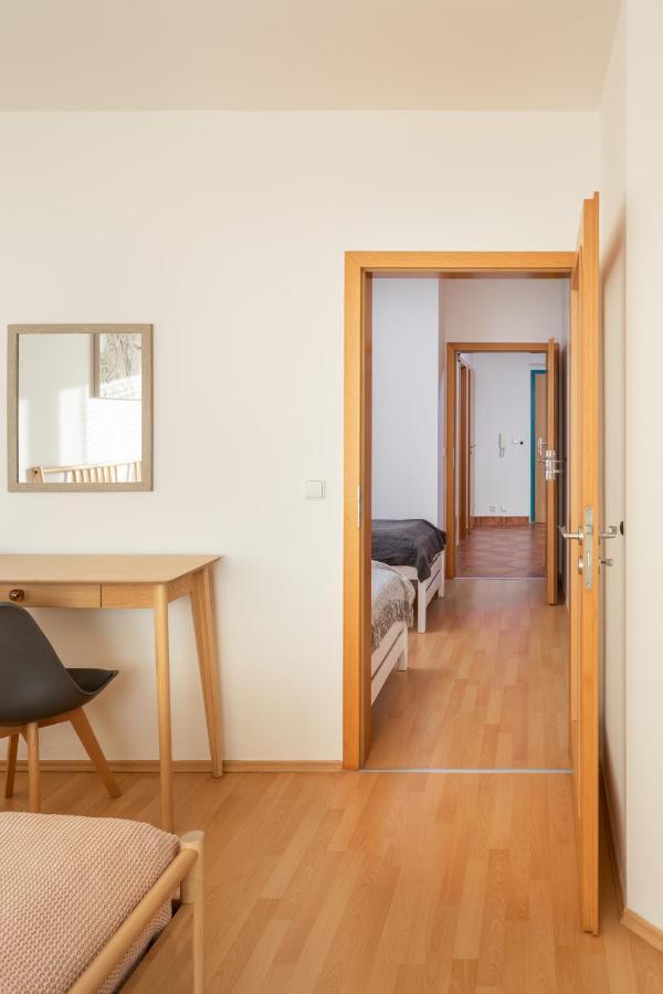 Sunny Apartment In Modrany By Prague Days 외부 사진
